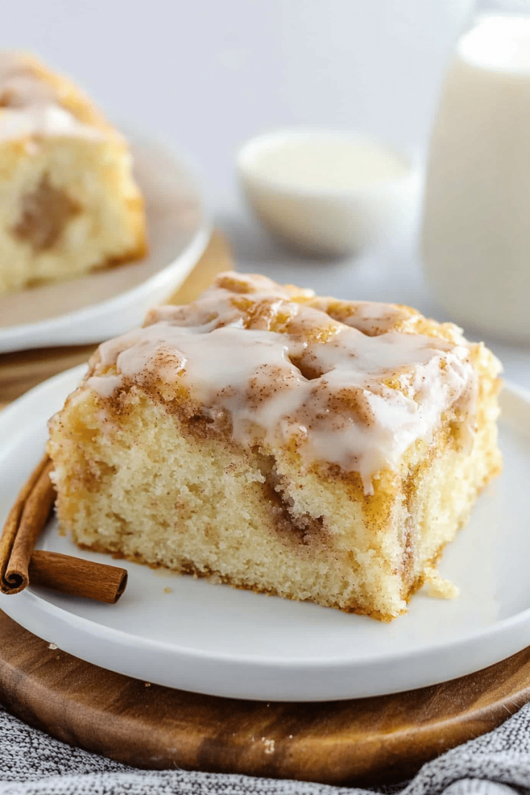 Cinnamon roll bundt cake